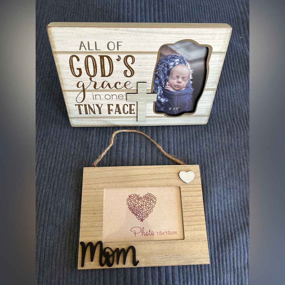Two portrait holder